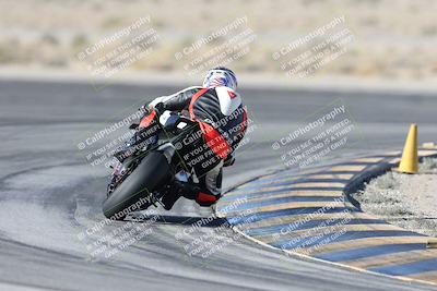 media/Dec-01-2025-Moto Forza (Mon) [[2daa91e15f]]/1-Advanced Group/Session 2 Turn 11 Backside/
